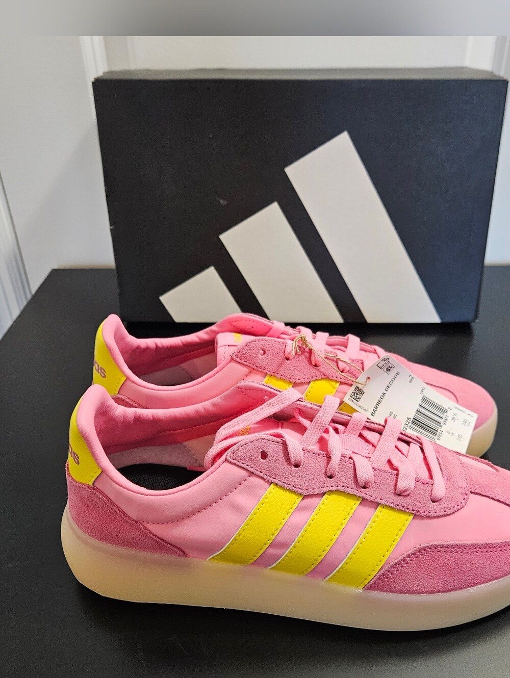 NIB Women's Adidas Barreda Decode Sneakers Size 7.5